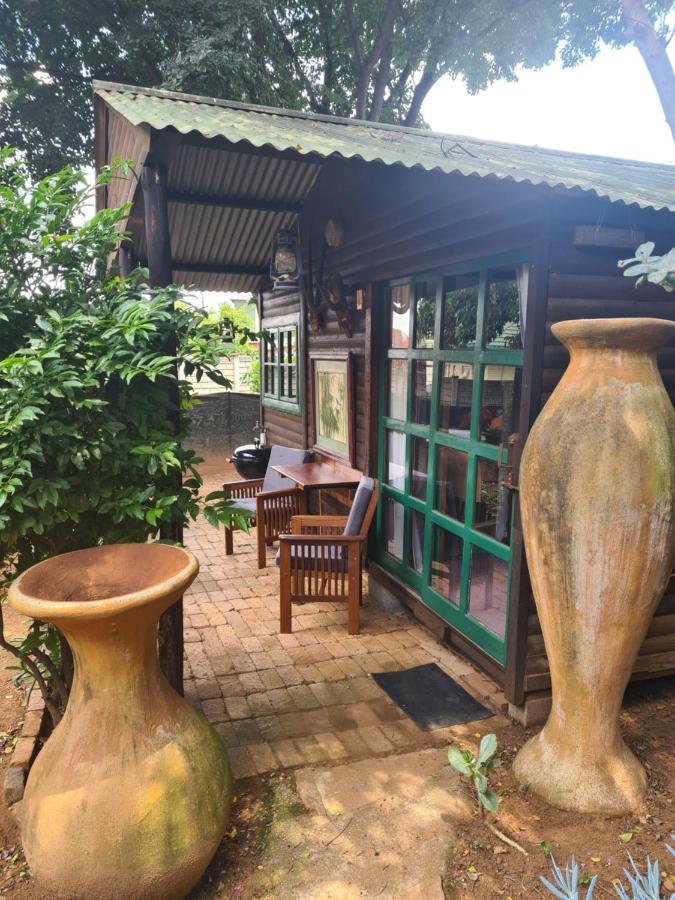 The Old Cabin Hotel Cullinan Exterior foto