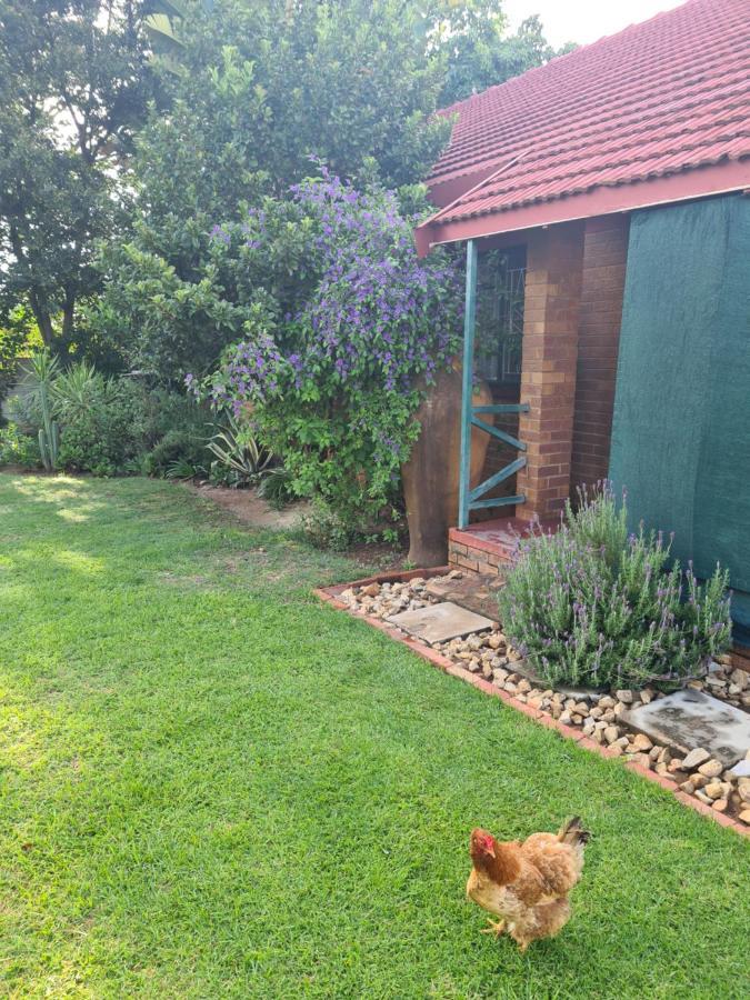 The Old Cabin Hotel Cullinan Exterior foto